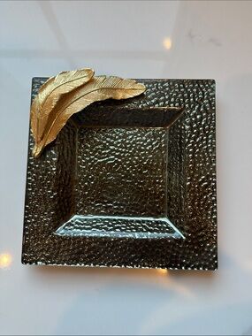 Michael Aram Gold Feather Accent on Black Textured Plate